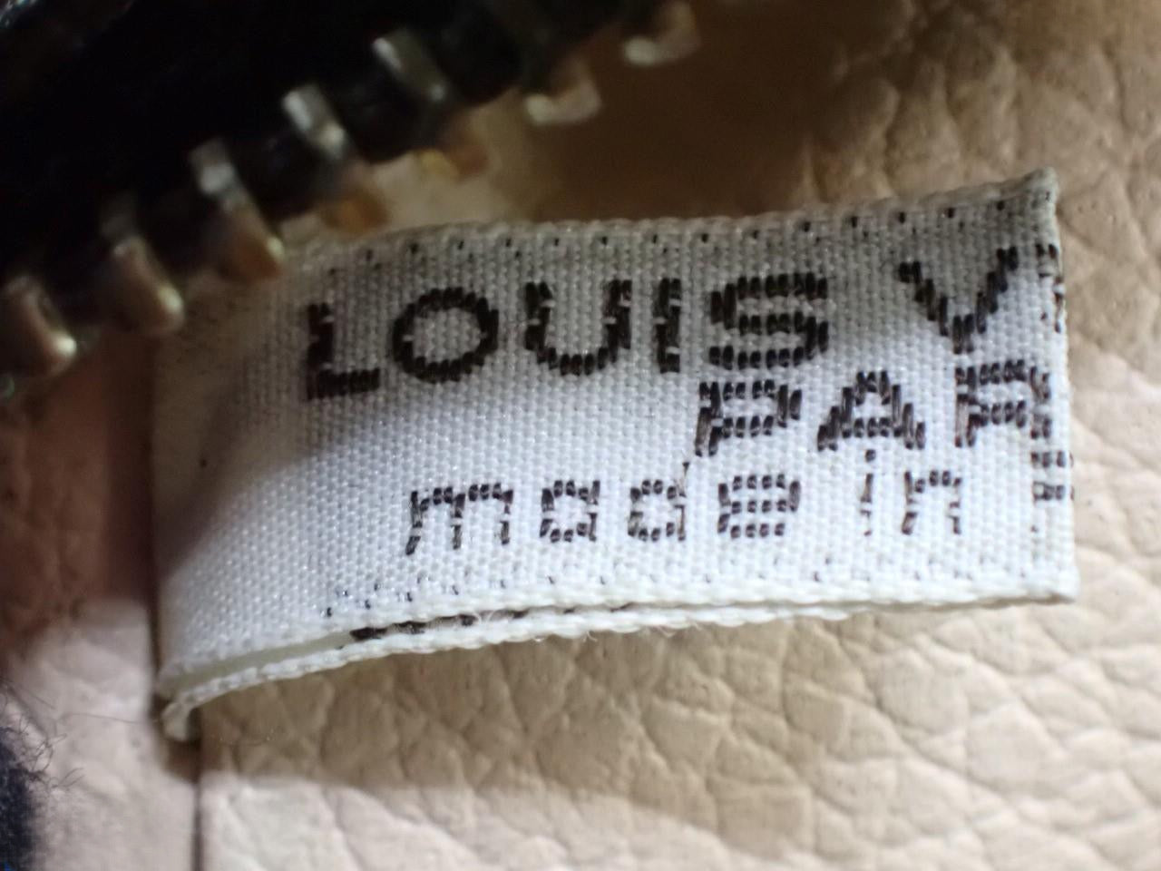 Louis Vuitton Trousse 26