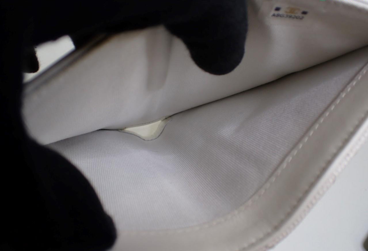 Chanel Caviar Quilted Medium Flap Wallet White