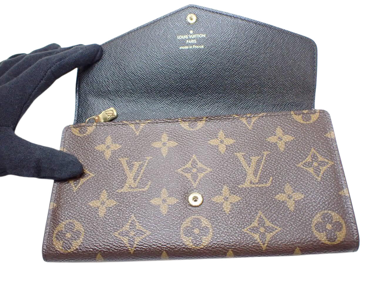 Louis Vuitton  Reverse Monogram Giant Sarah Wallet
